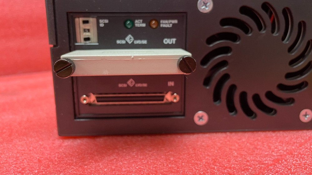 HP StorageWorks Ultrium 460 External Tape Drive
