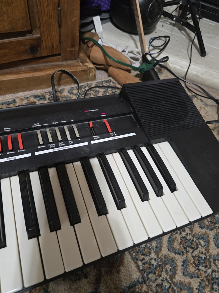 Lowrey Micro Genie V -60 Keyboard READ