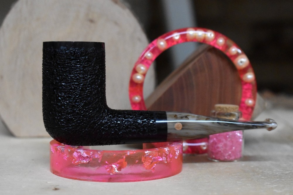 Moretti Pipe Black Rusticated Freehand