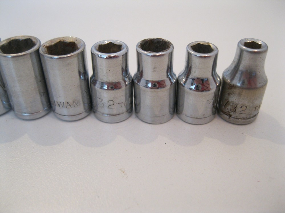 Metric and SAE 6 Point 1/4" Drive 21 Piece Socket Set (Sockets only)