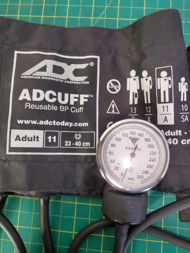 Assorted Aneroid Sphygmomanometer Group with Cuffs x 5 Units