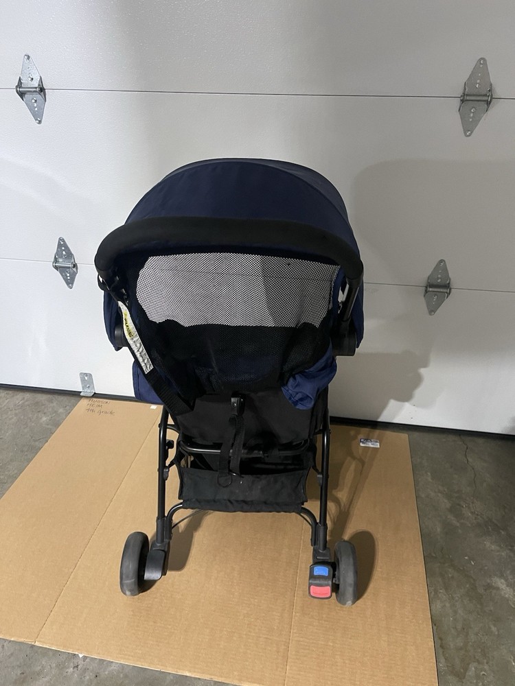 Mountain Buggy Folding Buggy Black Navy Blue Five-Point Harness Canopy