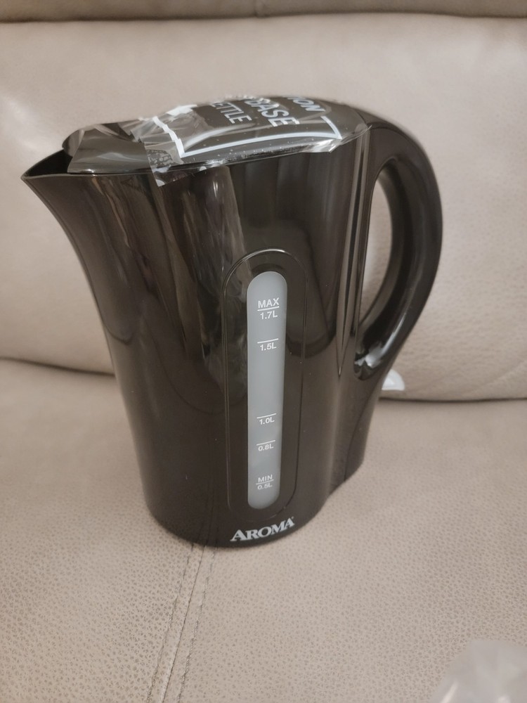 7 Cup Aroma Electric Kettle One Touch Operation 1.7 L AWK-110B New Open Box
