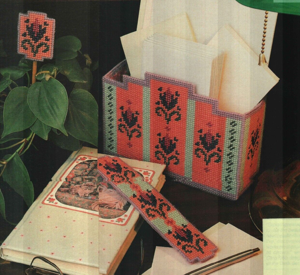 DESK SET LETTER HOLDER BOOKMARK DIGEST SIZE PLASTIC CANVAS PATTERN INSTRUCTIONS