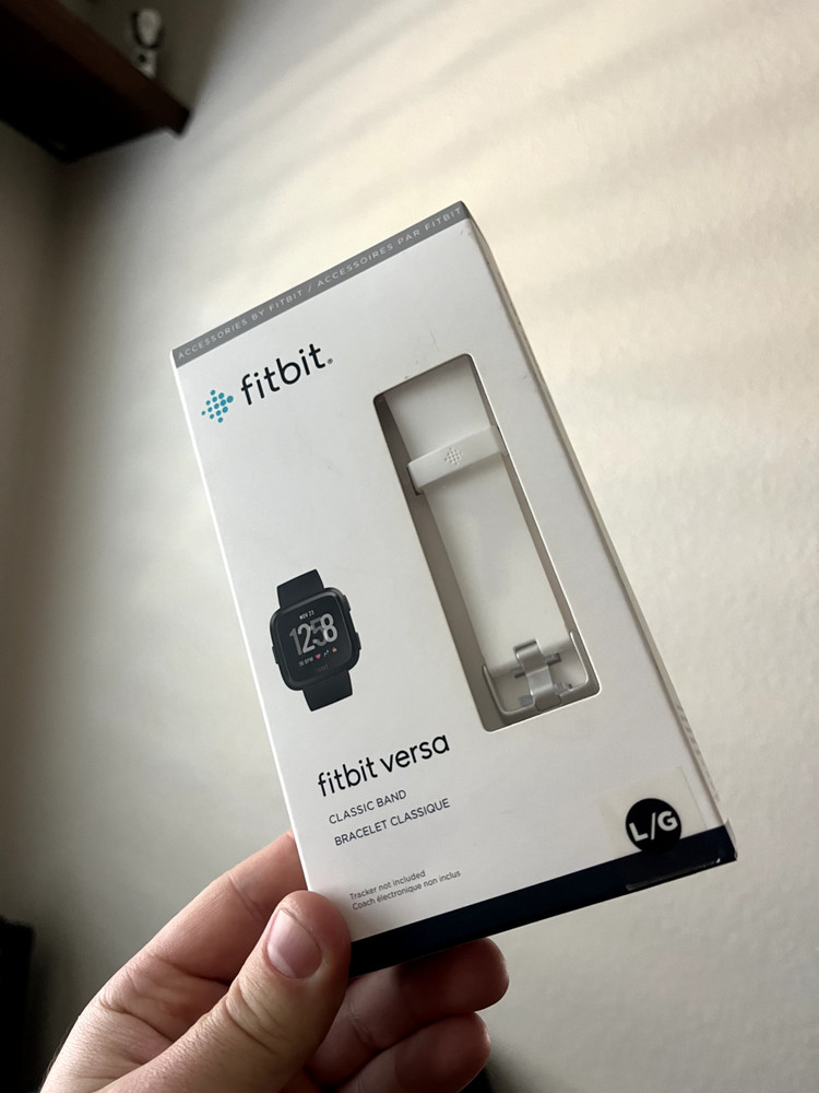Original Fitbit Versa Classic Band White Strap Size Large Brand New Sealed Box