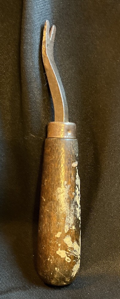 Vintage Wood Handle Staple/Nail Pulling Tool