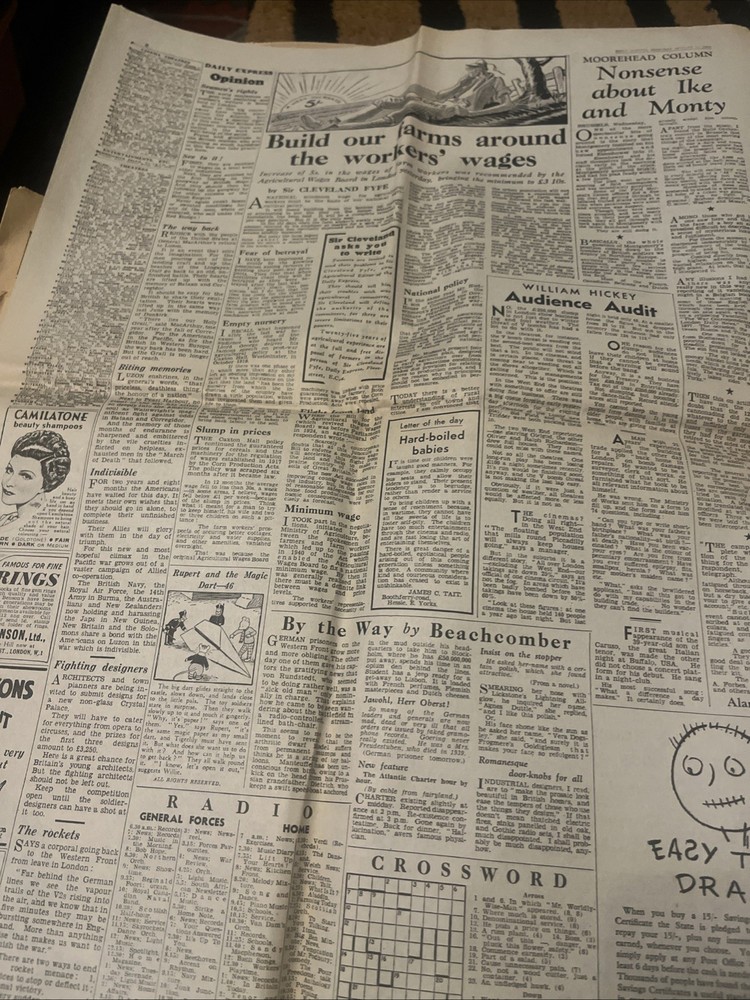 WW 2 Daily Express 11/01/1945 Newspaper