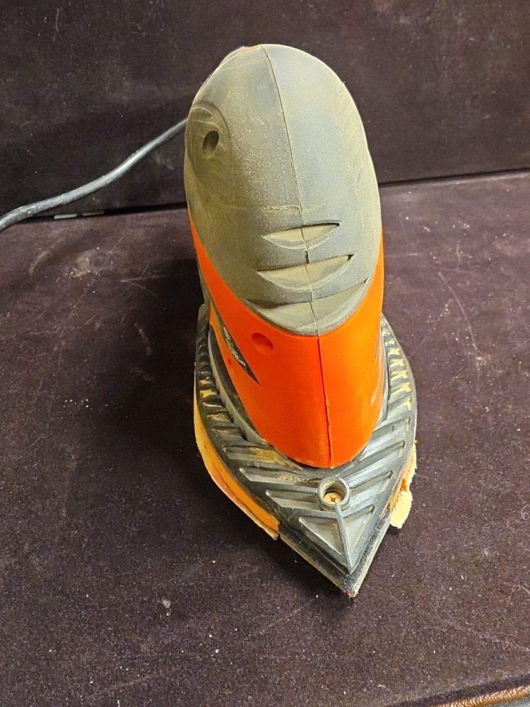 Black and Decker Sander Polisher MS700 With Case +