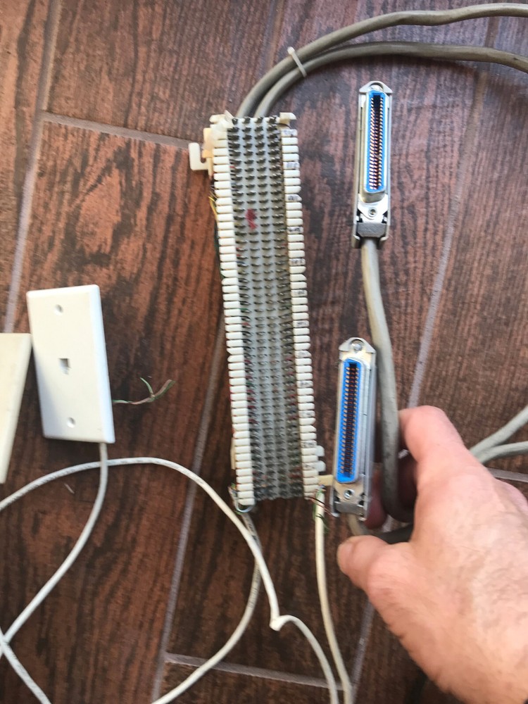 Tie EK-616KSU Phone System