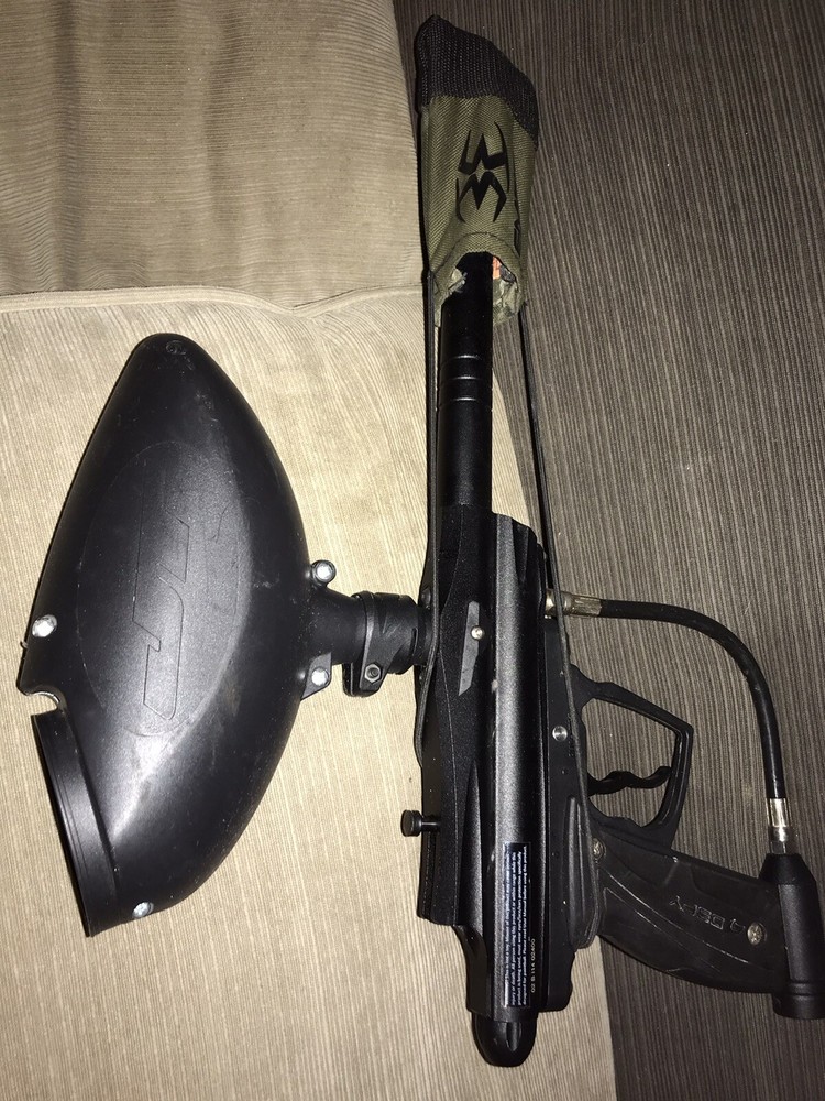 Conquest Paintball Gun with cover