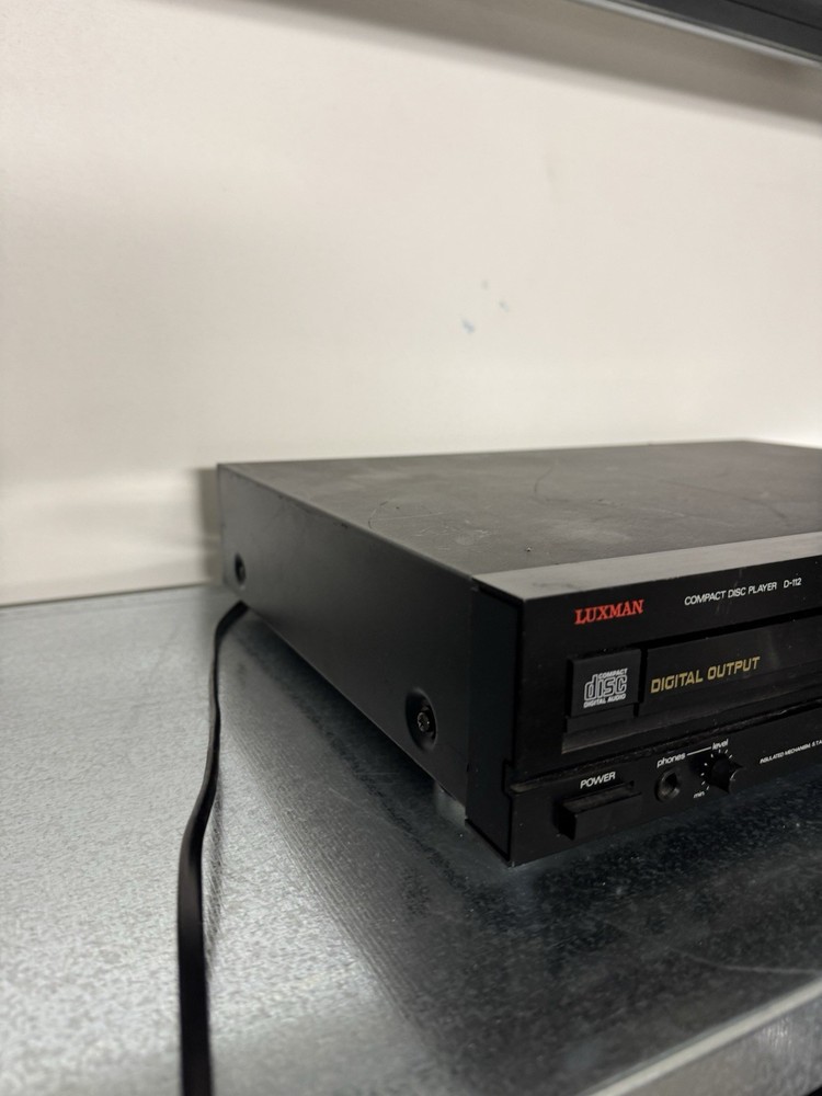 Luxman COMPACT DISC PLAYER D-112