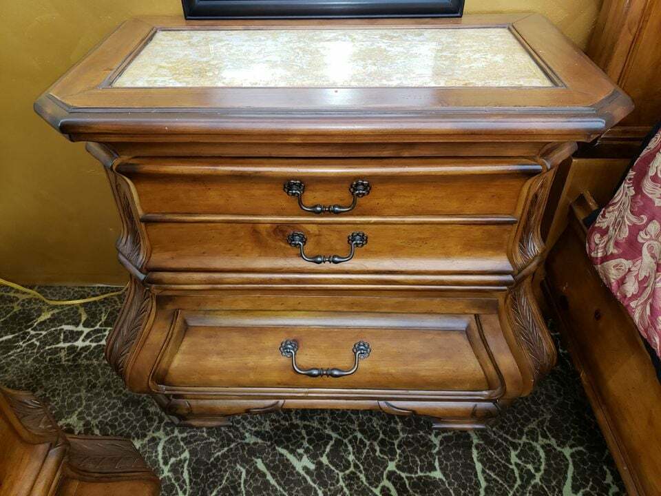 AICO by Michael Amini Tuscano 5PC king size bedroom set