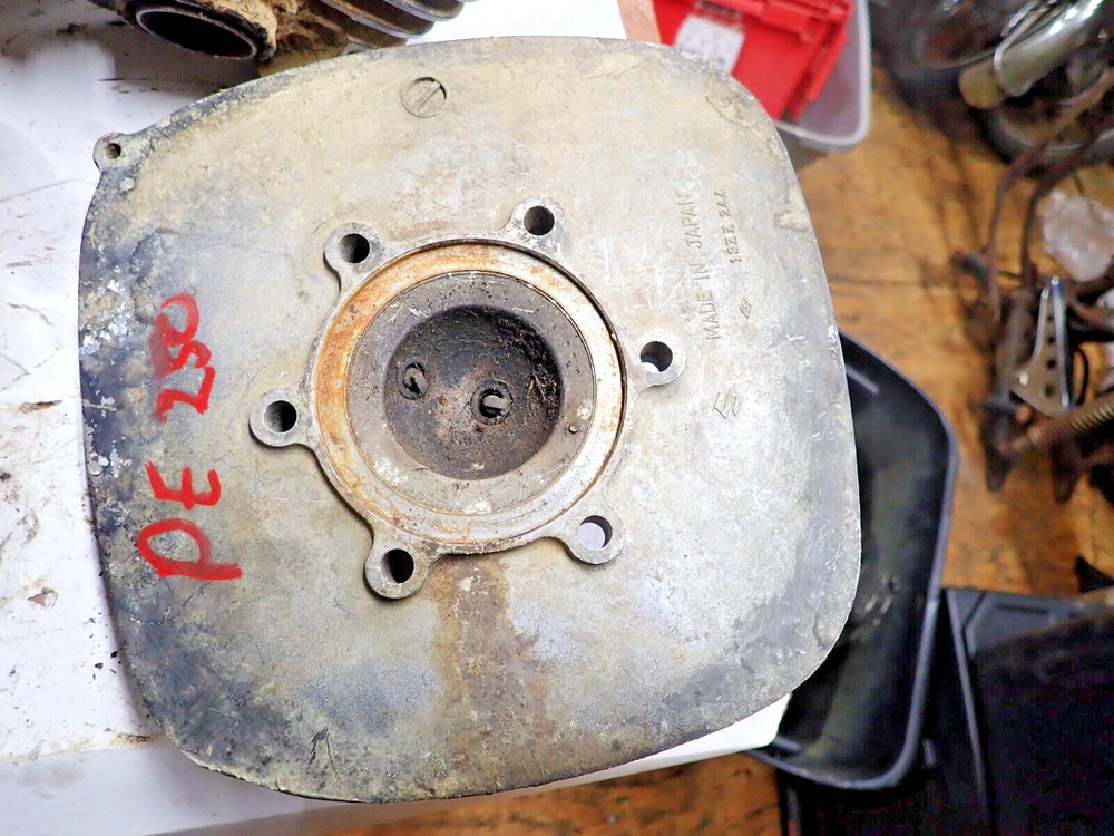 Suzuki PE Cylinder Head