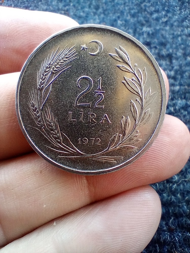TURKEY. 2-1/2 LIRA, 1972. UNCIRCULATED.