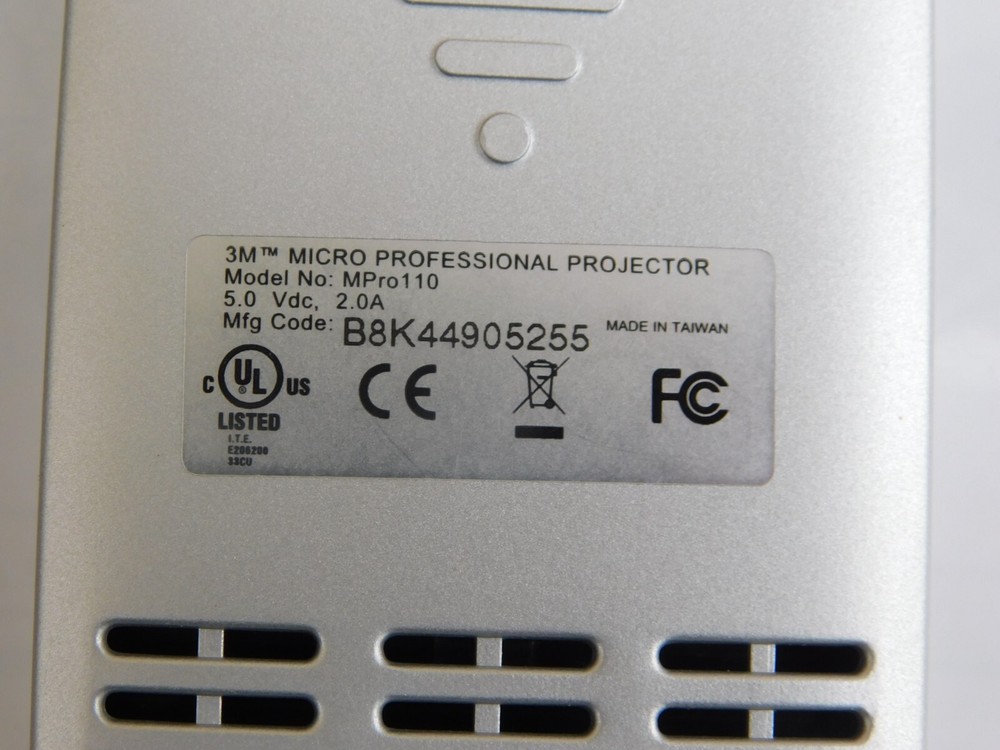 3M Micro Professional Projector MPro110 new open box