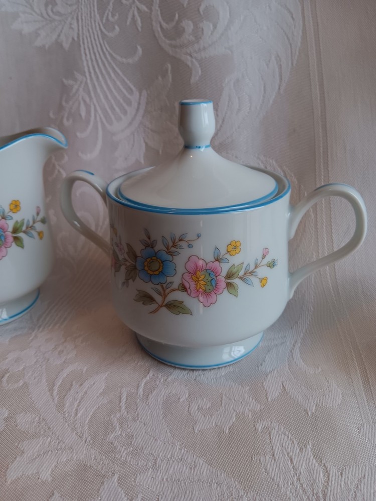 EKCO Lugano Pattern Sugar And Creamer