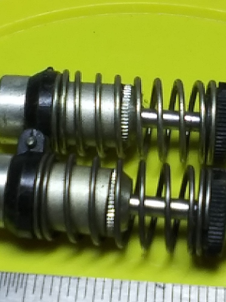 Rc kyosho Front shock pair unknown Old Used. 2piece