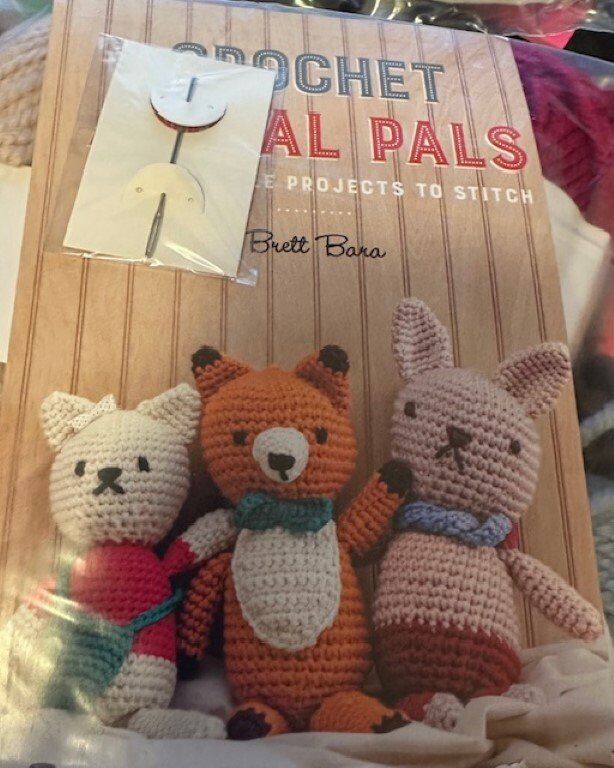 CROCHET ANIMAL PALS KIT FOR BENJAMIN THE BEAR