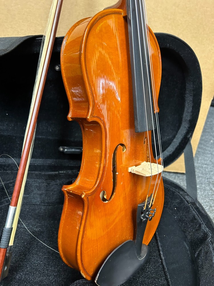 D'LUCA Violin 4/4 with Case and Bow