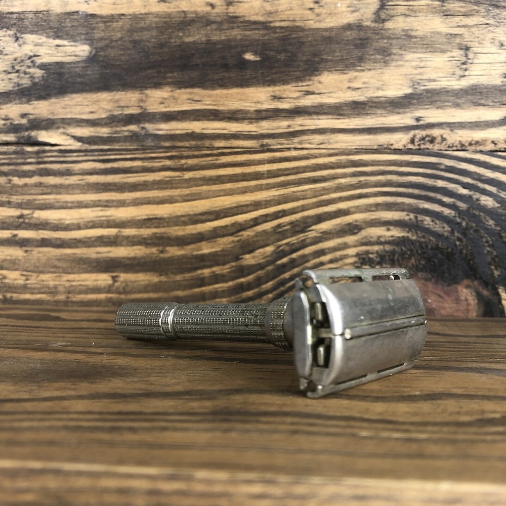 Antique Silver Tone Razor Shaver *Read