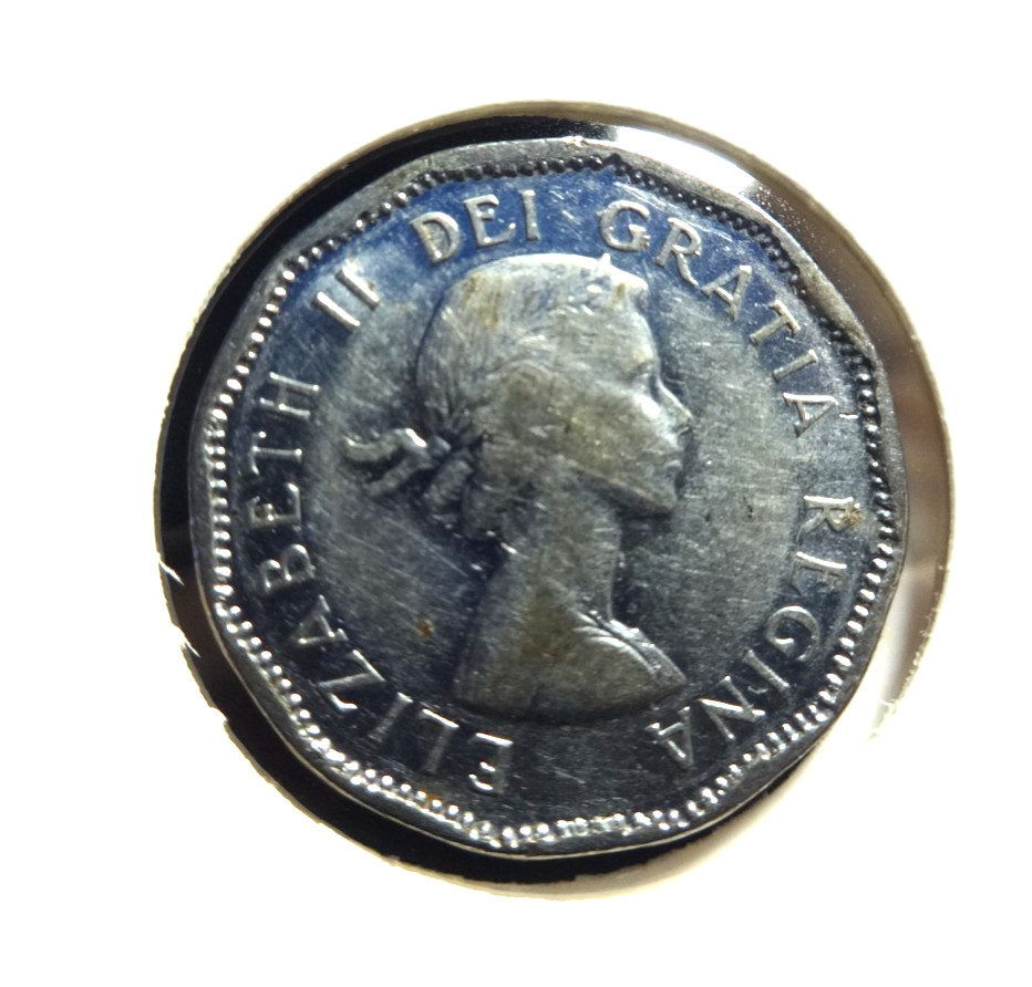 Canada 1954 5 Cents *With shoulder fold*👀