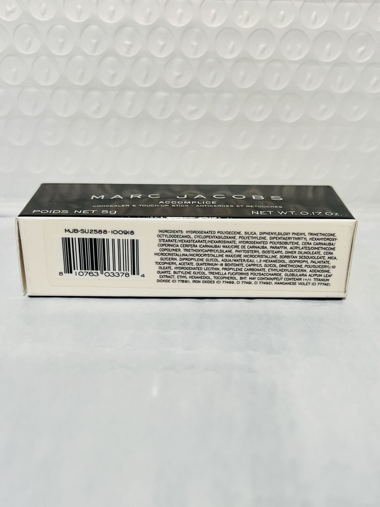 MARC JACOBS Accomplice Concealer & Touch-Up Stick 23 Light NIB