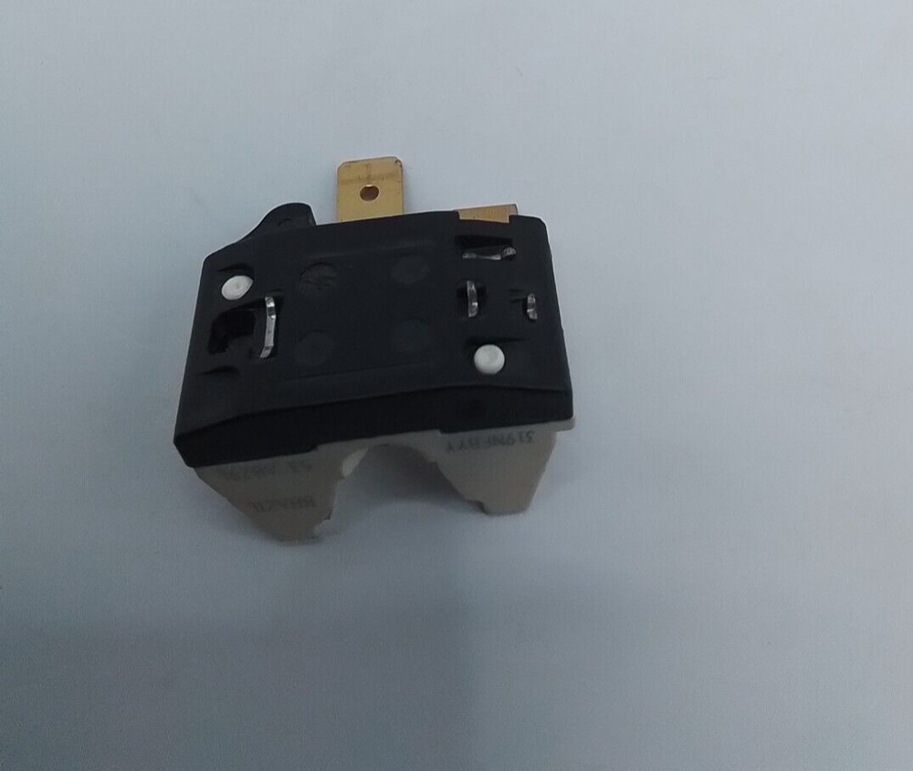 Insignia 17431000000381 Switch Single