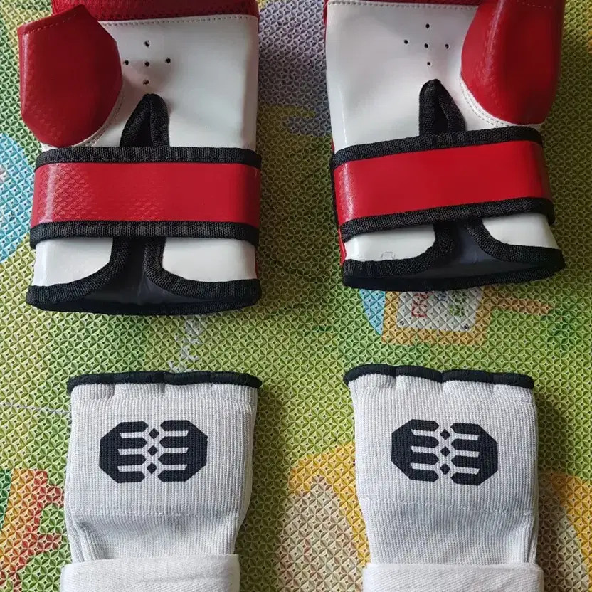 NOVA Boxing Gloves & Easy Hand Wraps, Regular Size, Pre-Owned