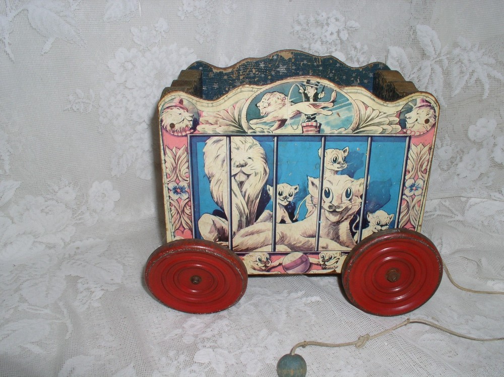 Vintage Gong Bell Mfg Circus Train Pull Car