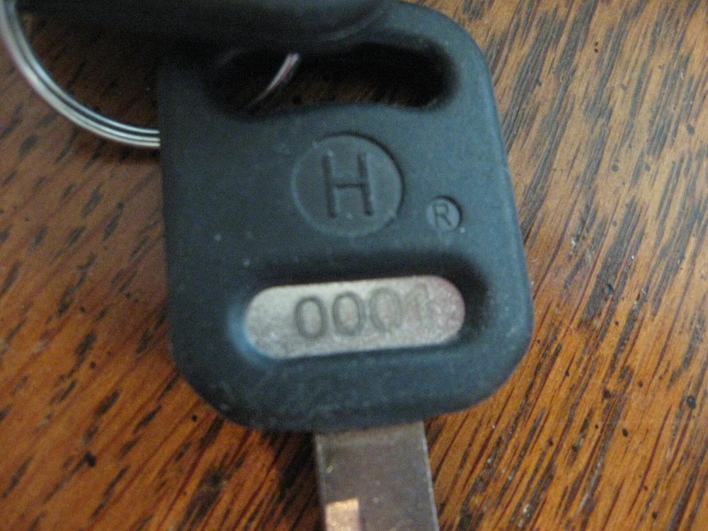 (2) 0001 Keys rollback truck tool box