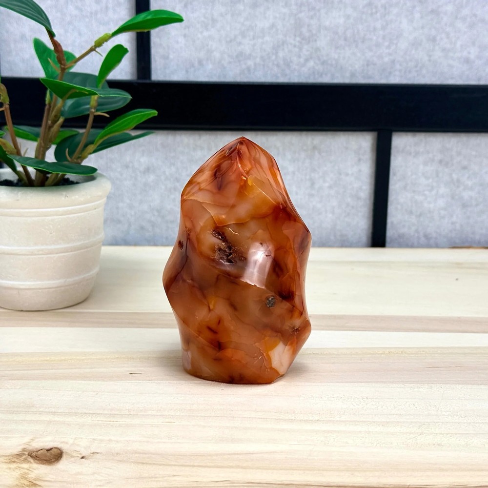 Carnelian Flame, 1 lb. 5.9 oz.