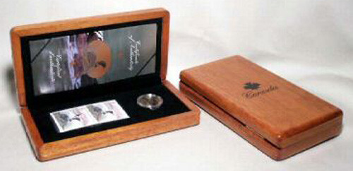 2004 Canada Elusive Loon Coin & Stamp Set