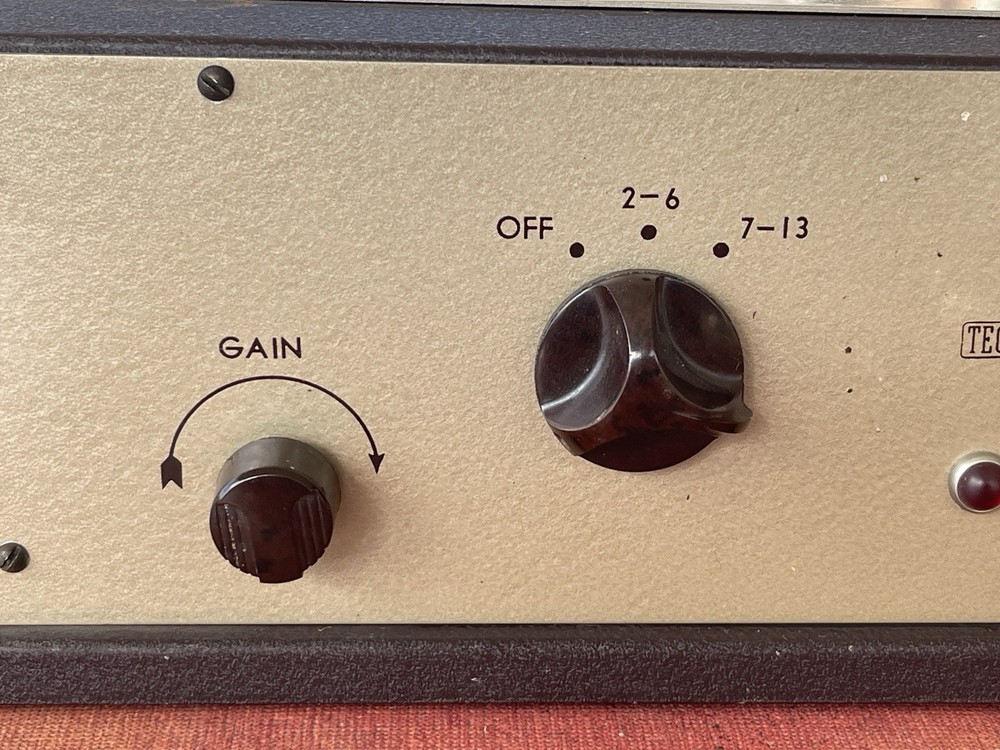TEC TELEVISION SIGNAL BOOSTER