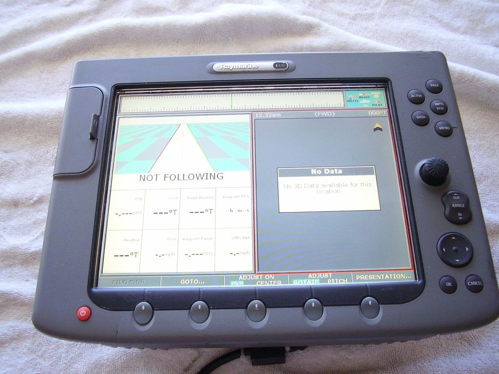 Raymarine E120 Classic Chartplotter & MFD Display; Works Great