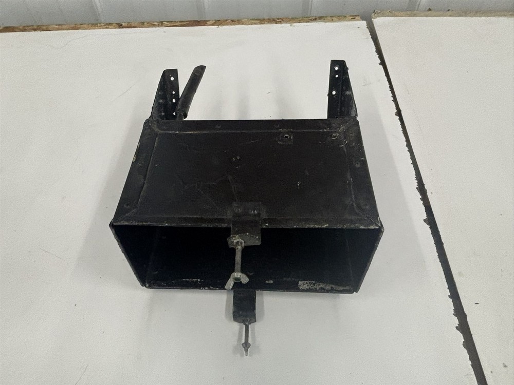 Luscombe Model 8 Battery Housing Box