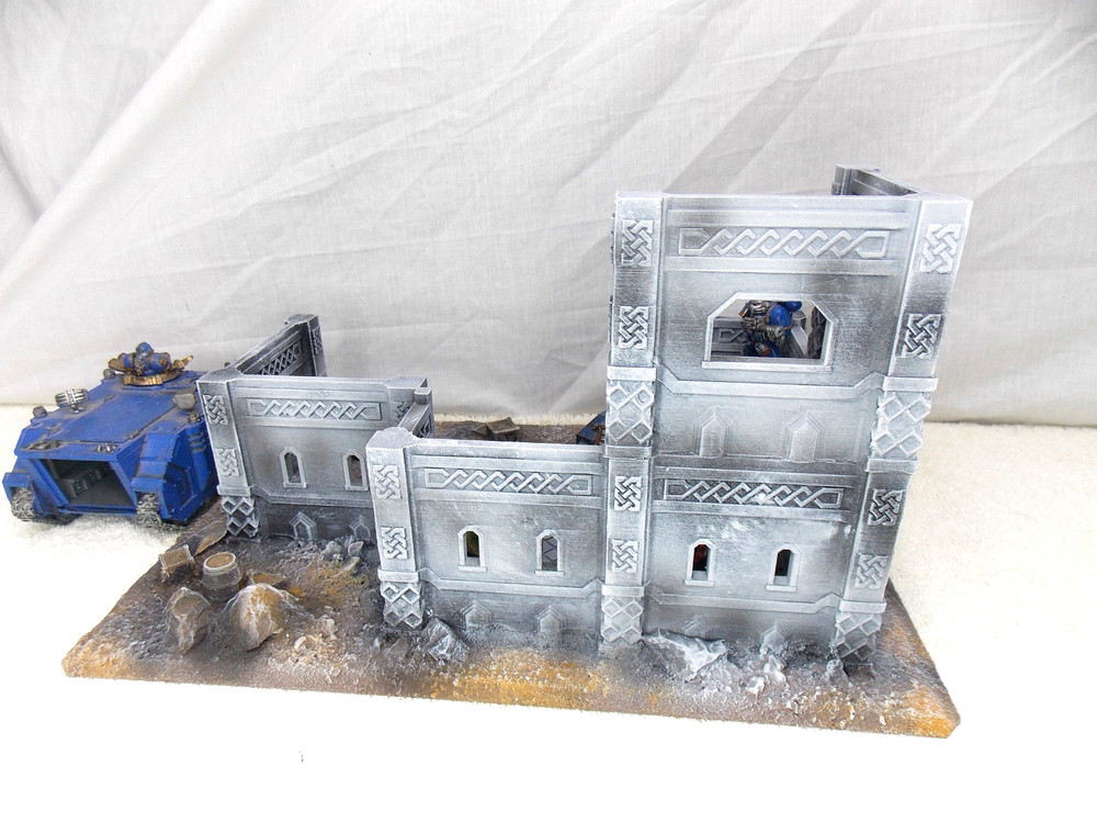 WARGAMING TERRAIN PAINTED BUILDING