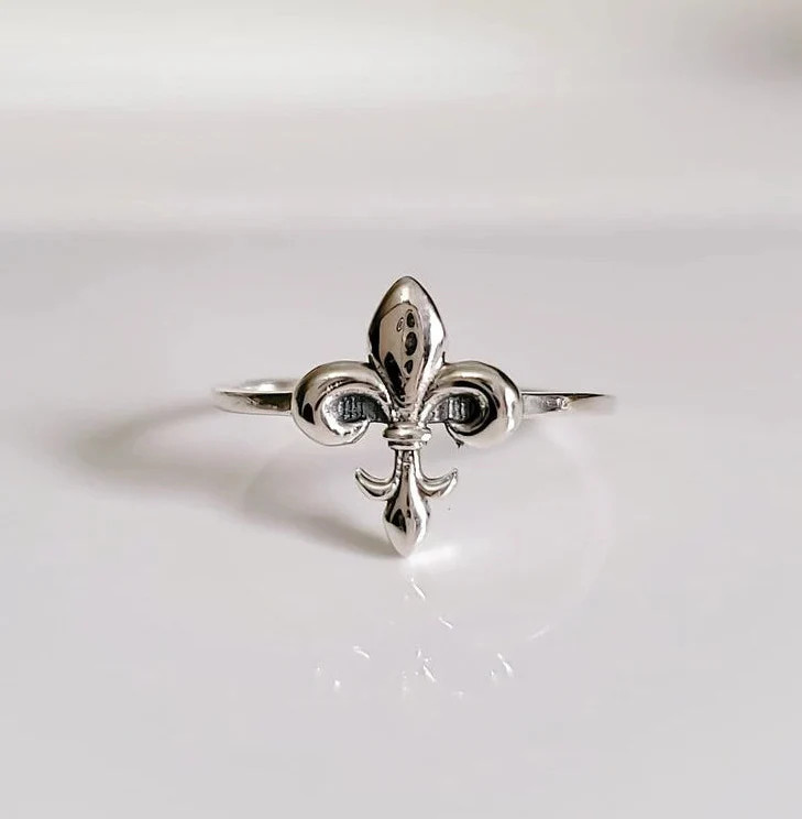 Dainty Sterling Silver Fleur De Lis Ring