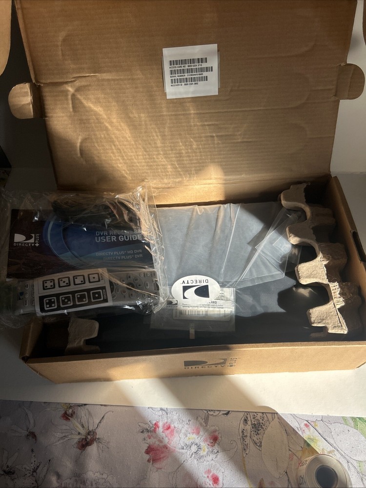 DIRECT TV Satellite Television RECEIVER R16NC-500 & Remote