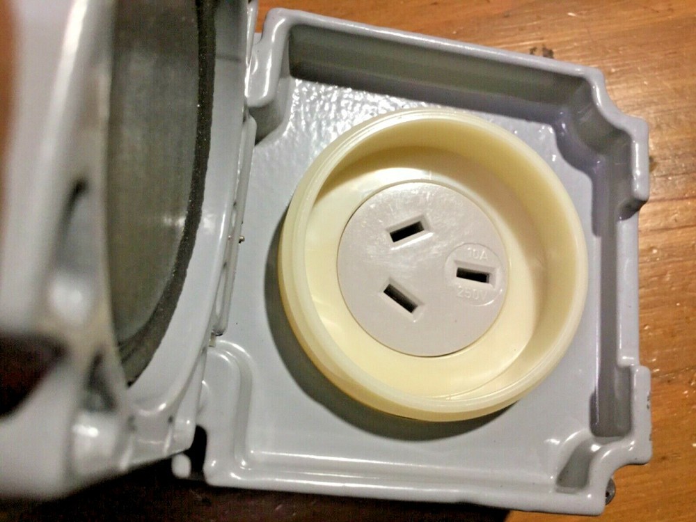 ELECTROPAR EMA7001 Electrical Distribution Box 10A. 230V. 1 Phase.