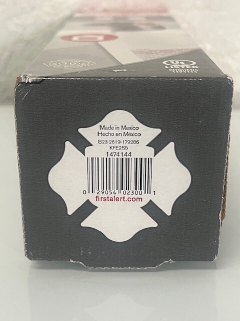 First Alert Kitchen Fire Extinguisher, Ideal For Kitchen Use - 1474144