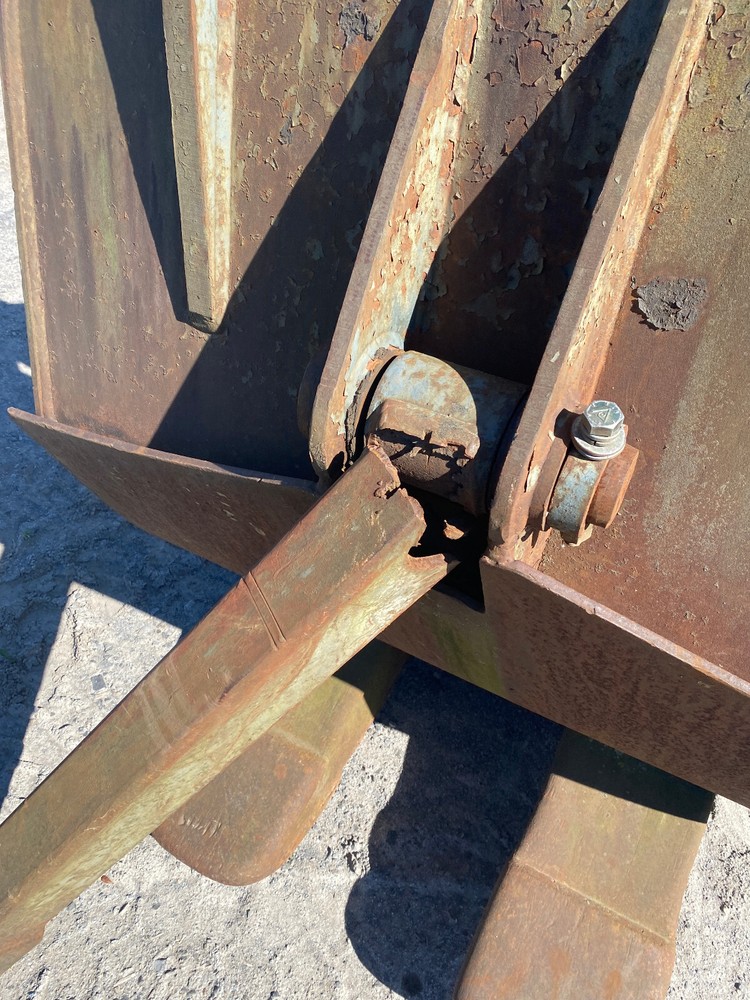 Geith 2 over 3 Excavator Grapple Attachment, 80mm Pins