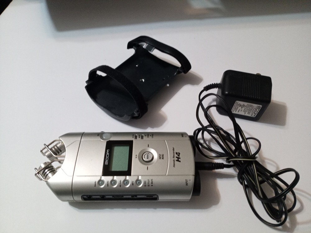 Zoom H4 Handy Digital Recorder + power adapter case memory .