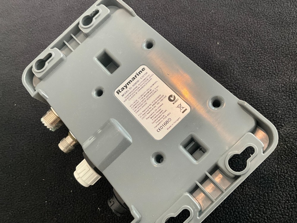 Raymarine Class B AIS 650 Transceiver