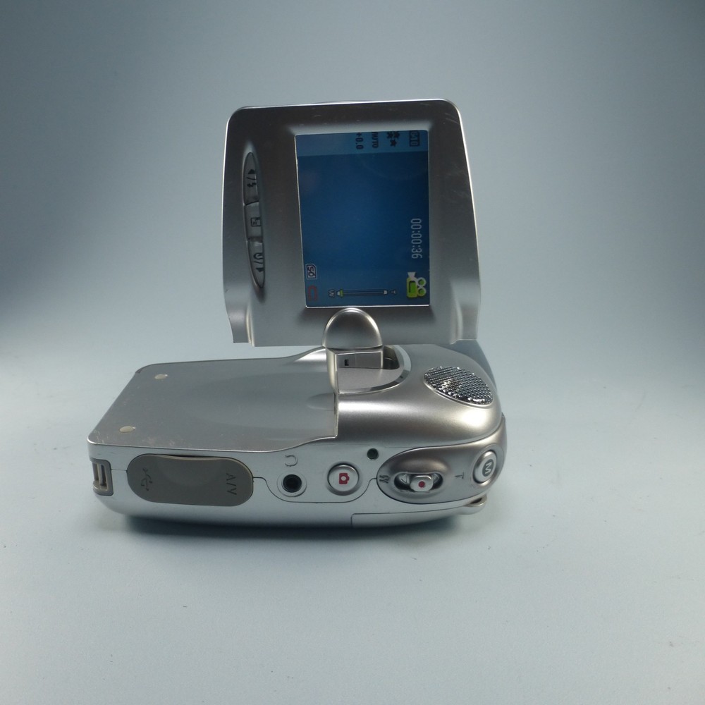 Vivitar DVR-510 5.0MP Compact Digital Video Recorder Silver Tested