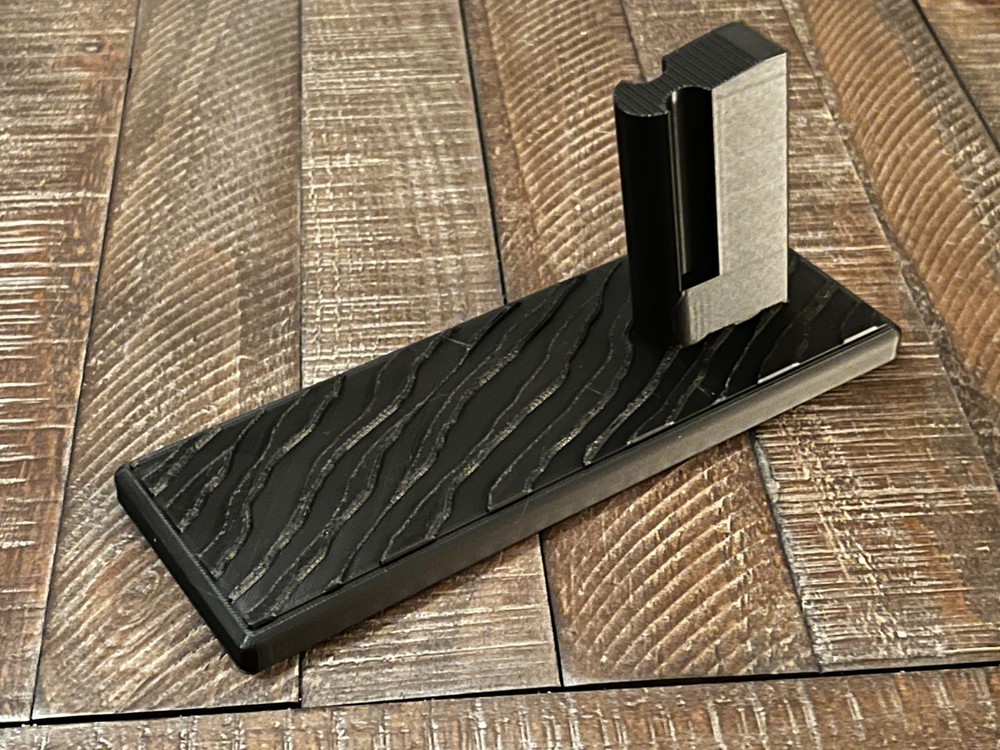 Desert Eagle 50 AE Tiger Stripe Design Display Limited Stand Safe Organization