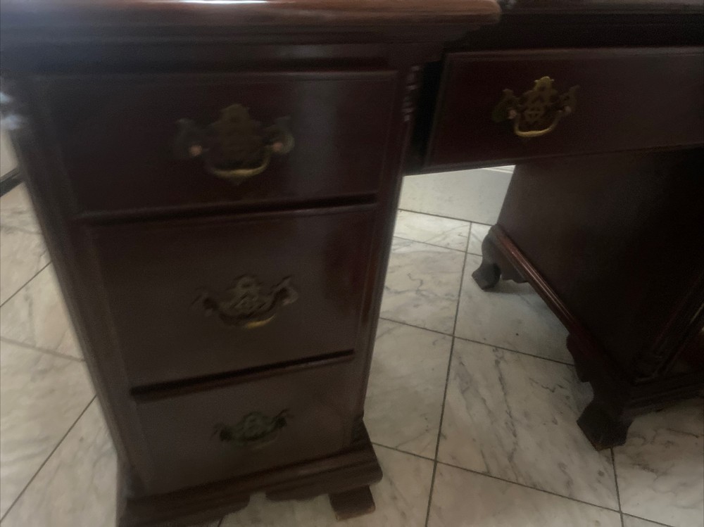 Very Nice Kling Antique Solid Mahogany Kneehole Writing Desk