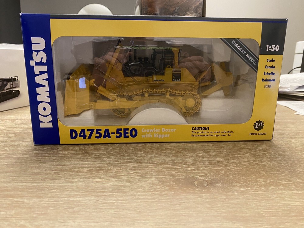 KOMATSU D475A Bulldozer
