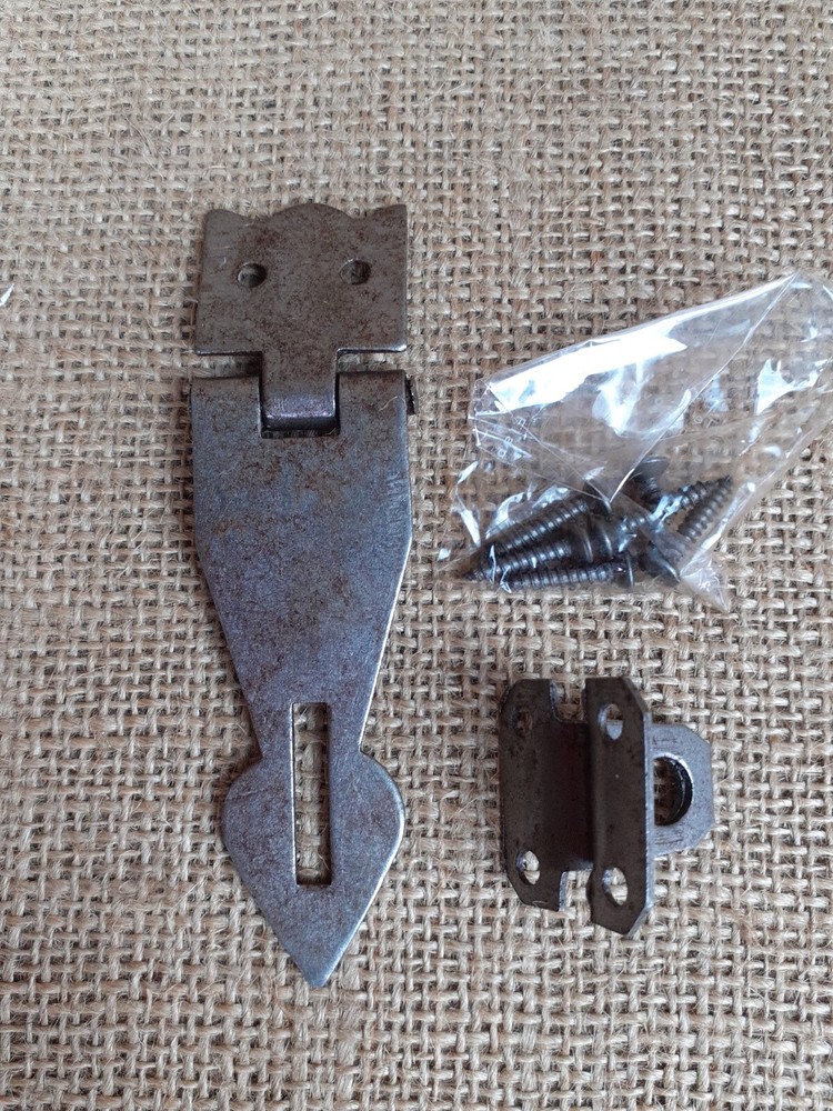 Rustic Decorative 4" Antique Iron Arrowhead Hasp & Staple