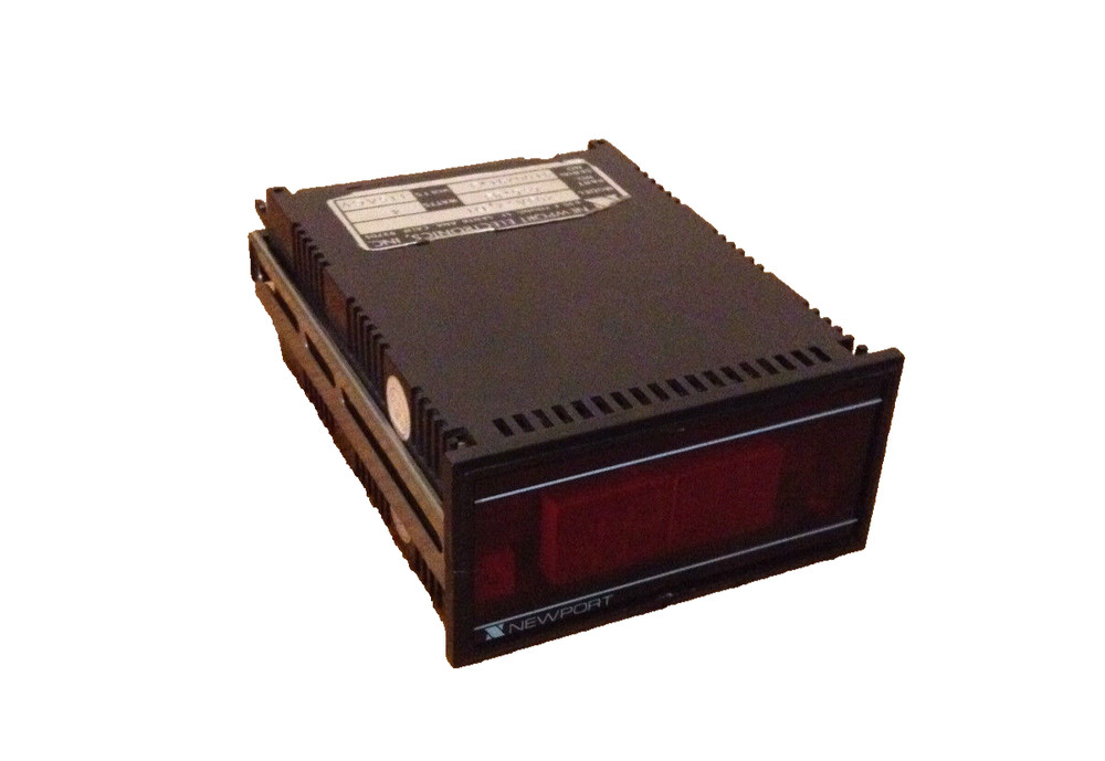 NEWPORT ELECTRONICS 203A-2 D1 VOLTMETER