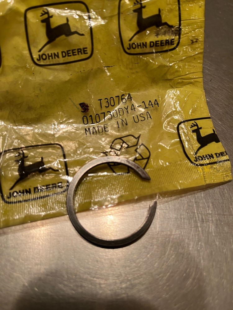 T30764 Genuine OEM John Deere SNAP RING